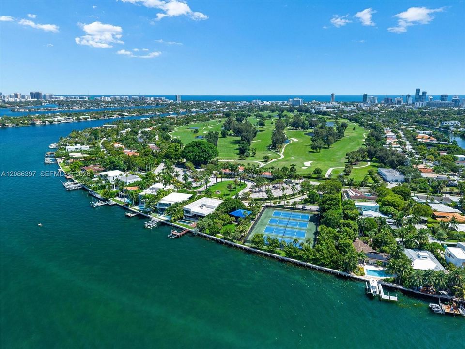 En Venta: $22,000,000 (6 camas, 7 baños, 5723 Pies cuadrados)