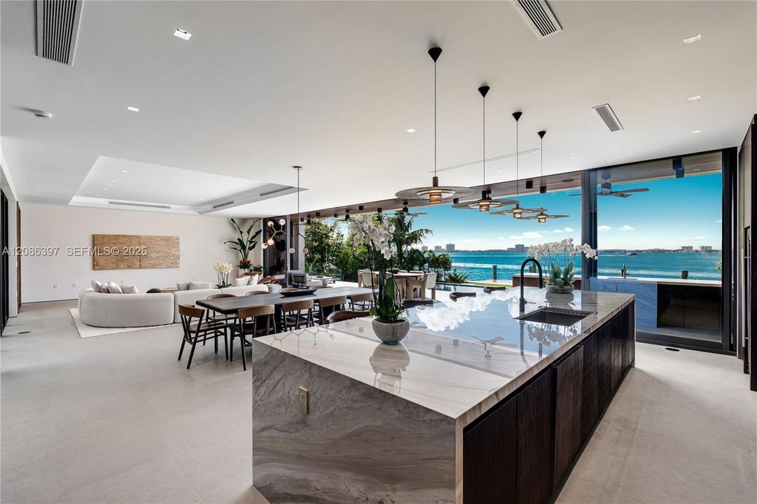 En Venta: $22,000,000 (6 camas, 7 baños, 5723 Pies cuadrados)