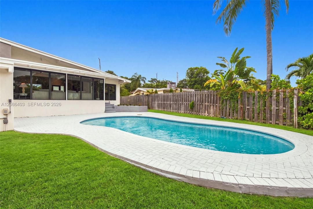 For Sale: $1,490,000 (4 beds, 3 baths, 2060 Square Feet)