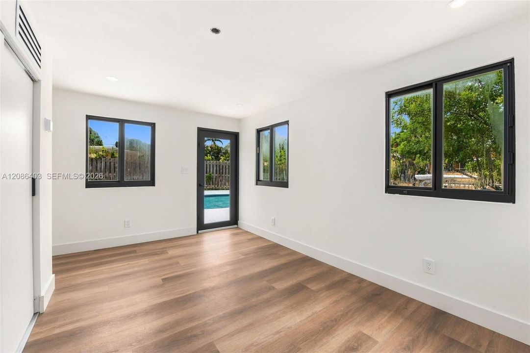 For Sale: $1,490,000 (4 beds, 3 baths, 2060 Square Feet)