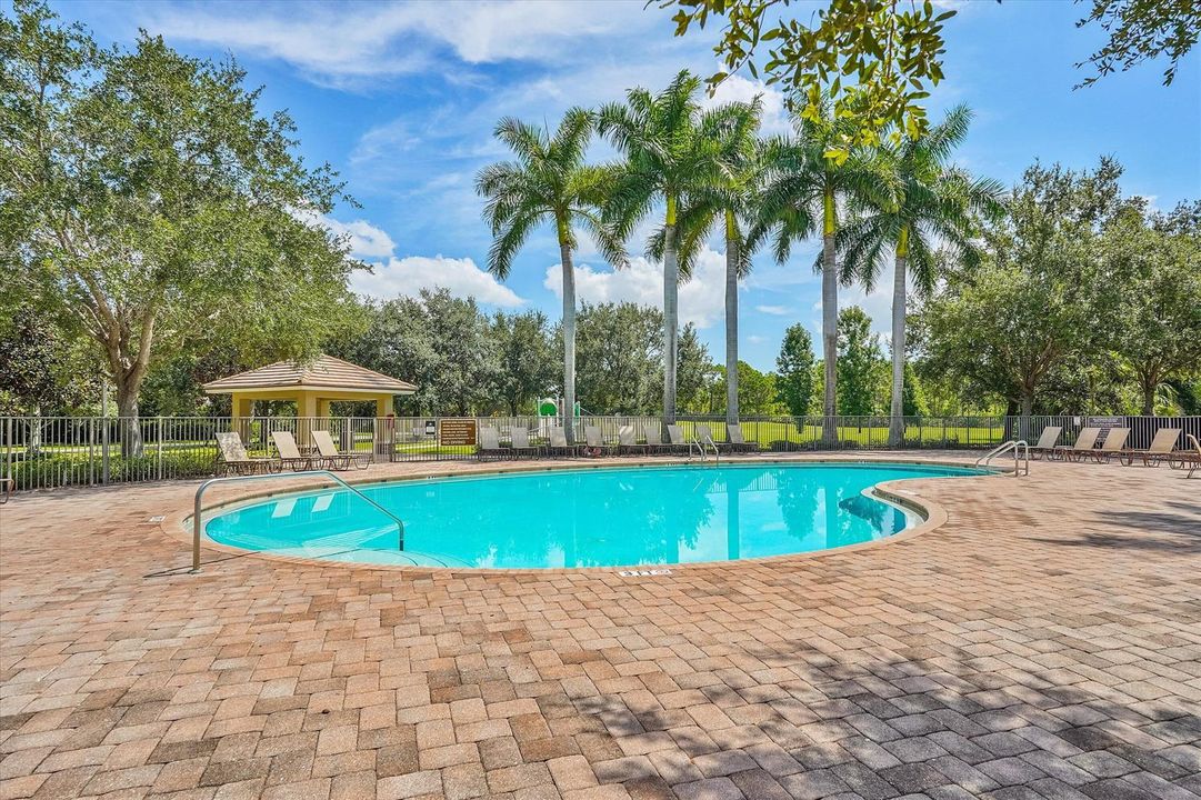 63-4381 SW Gossamer Circle-63