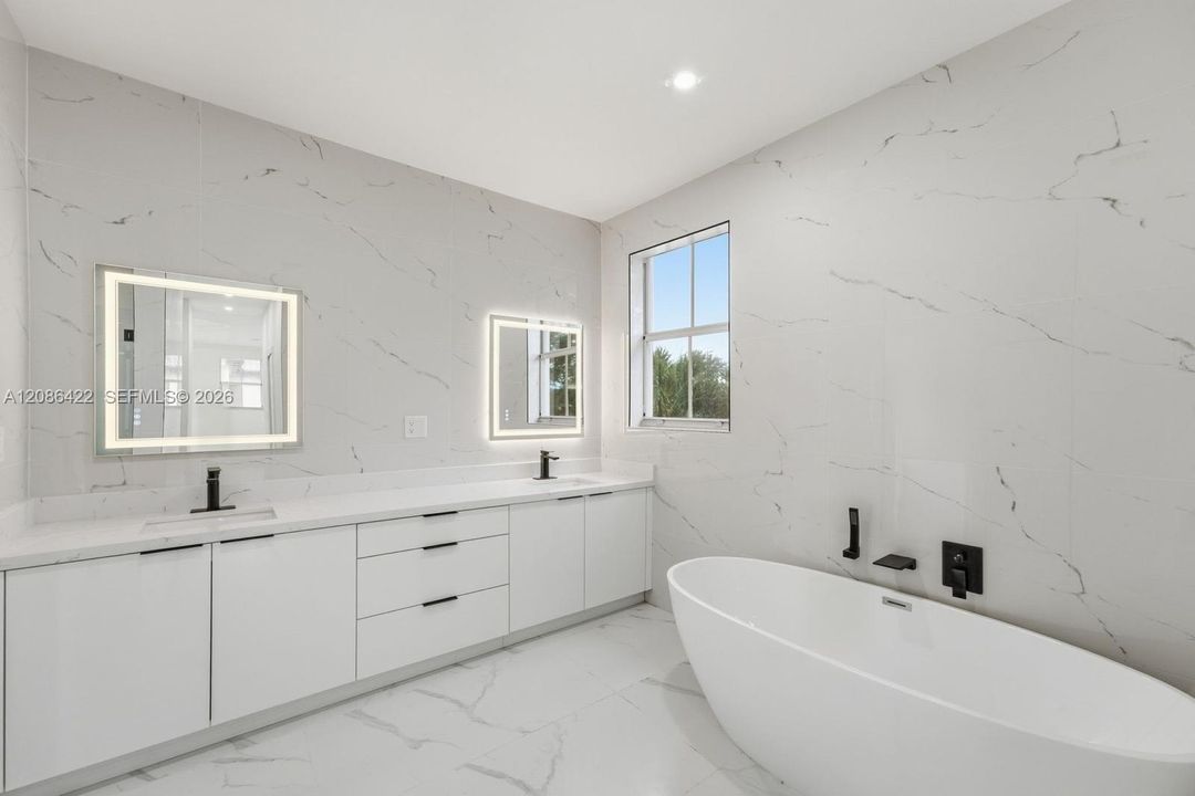 На продажу: $999,990 (5 спален, 4 ванн, 3403 Квадратных фут)