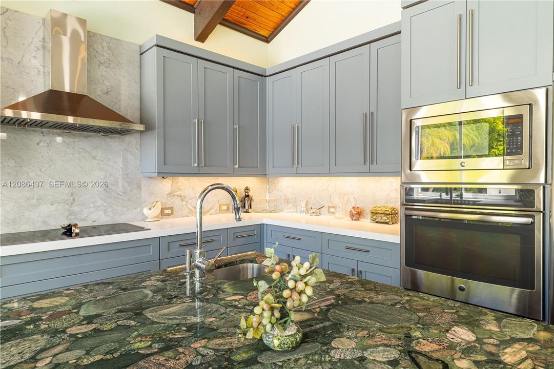 En Venta: $673,900 (3 camas, 2 baños, 1953 Pies cuadrados)
