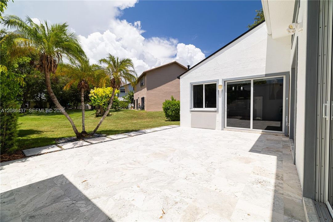 En Venta: $673,900 (3 camas, 2 baños, 1953 Pies cuadrados)