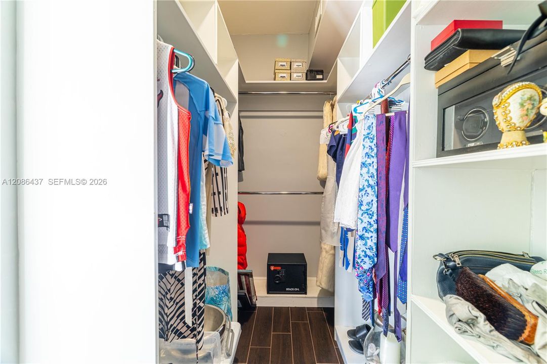 En Venta: $673,900 (3 camas, 2 baños, 1953 Pies cuadrados)
