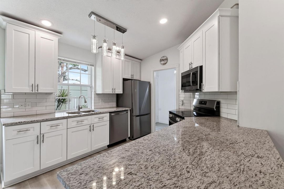 1671SWWaterfallBlvd(22)