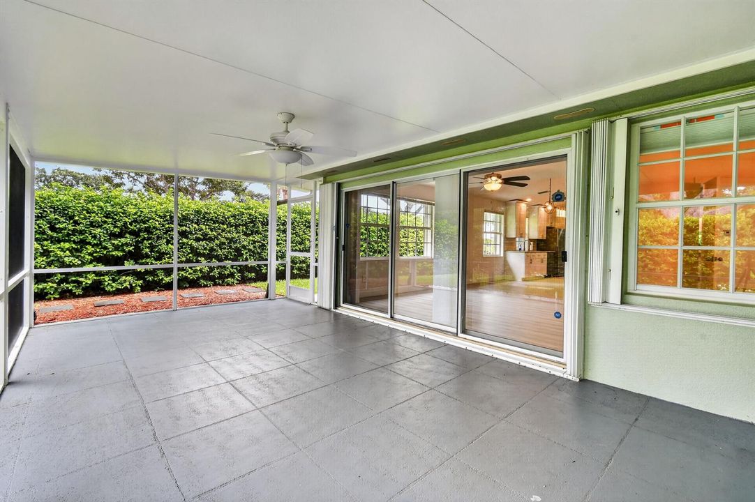 1671SWWaterfallBlvd(49)