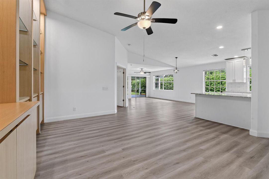 1671SWWaterfallBlvd(12)