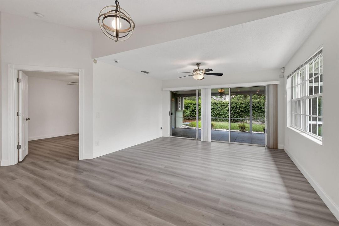 1671SWWaterfallBlvd(15)