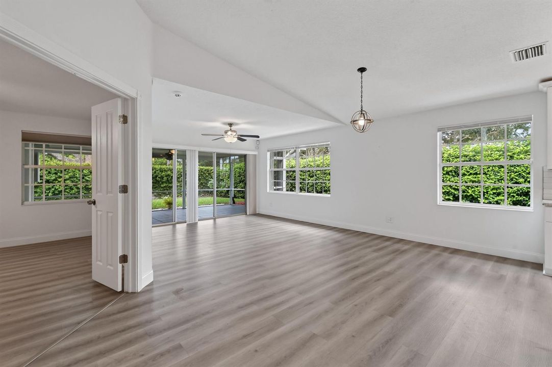 1671SWWaterfallBlvd(13)