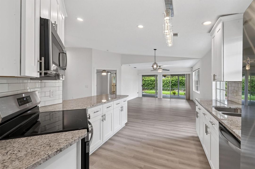 1671SWWaterfallBlvd(26)