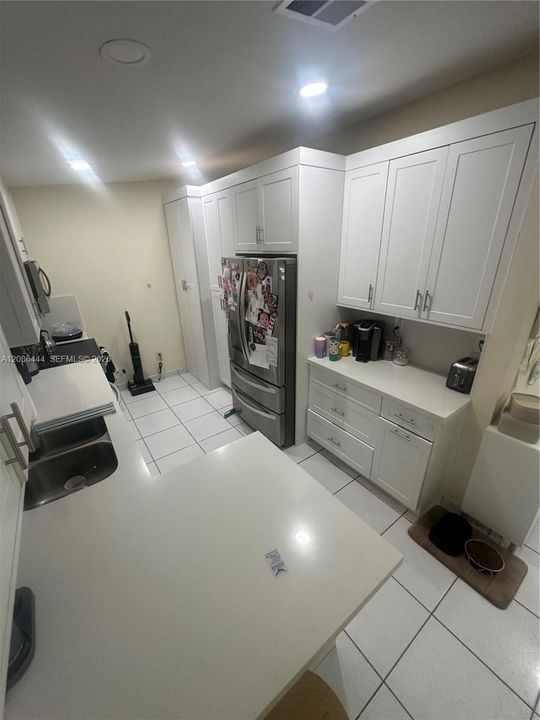 На продажу: $499,999 (3 спален, 2 ванн, 1218 Квадратных фут)