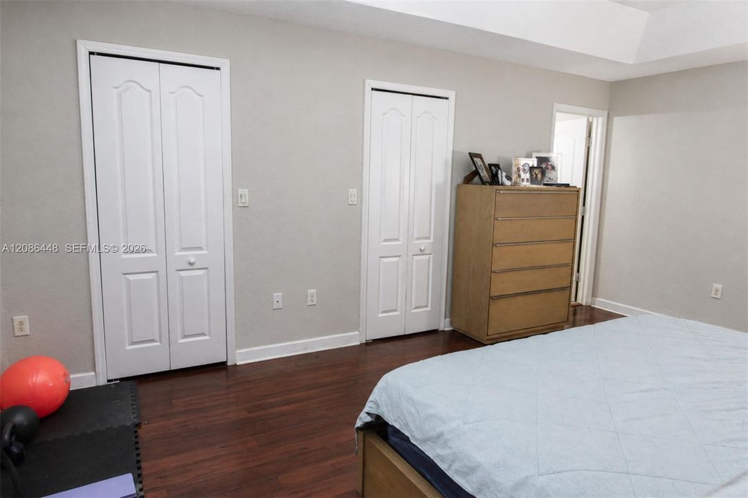For Rent: $3,500 (3 beds, 2 baths, 1650 Square Feet)