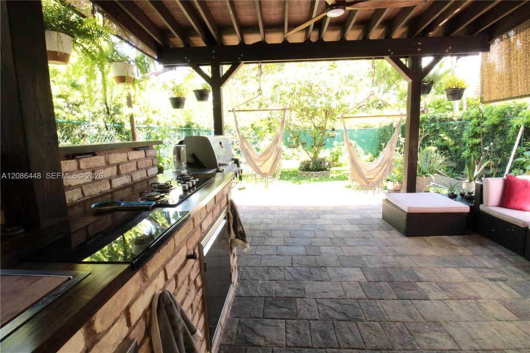 For Rent: $3,500 (3 beds, 2 baths, 1650 Square Feet)