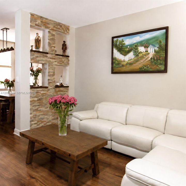 For Rent: $3,500 (3 beds, 2 baths, 1650 Square Feet)