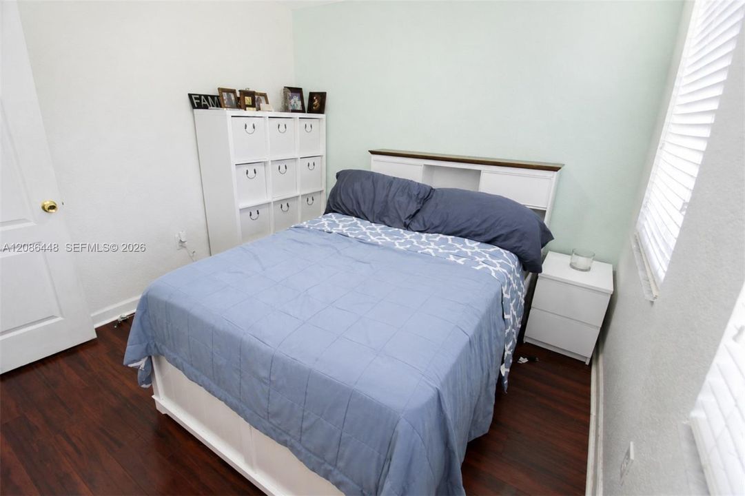 For Rent: $3,500 (3 beds, 2 baths, 1650 Square Feet)