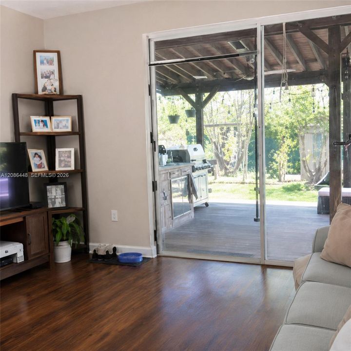 For Rent: $3,500 (3 beds, 2 baths, 1650 Square Feet)