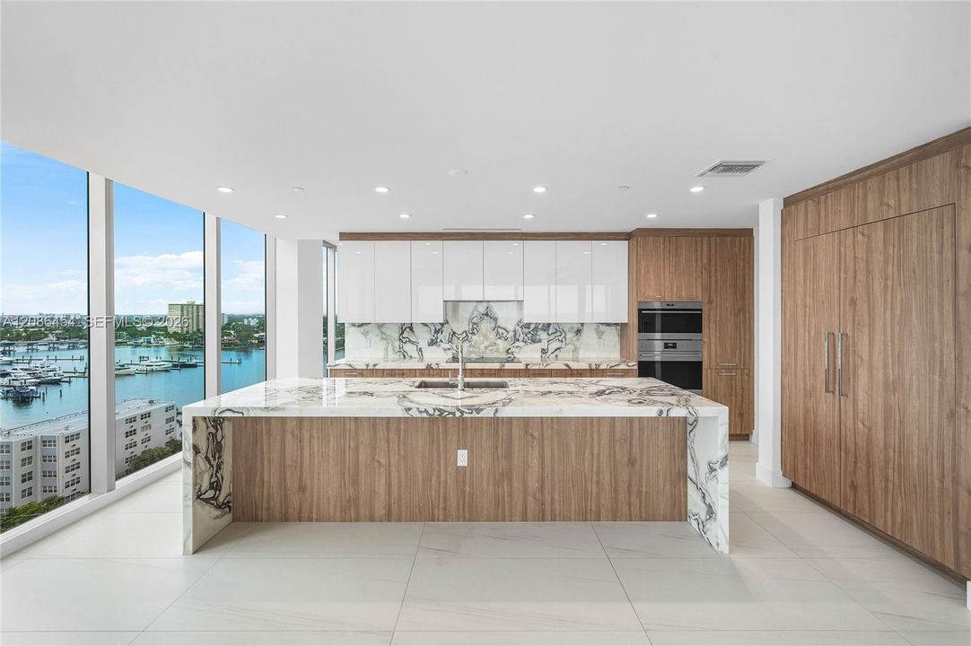 En Venta: $4,499,000 (3 camas, 4 baños, 3109 Pies cuadrados)