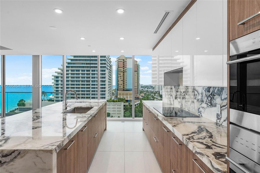 En Venta: $4,499,000 (3 camas, 4 baños, 3109 Pies cuadrados)