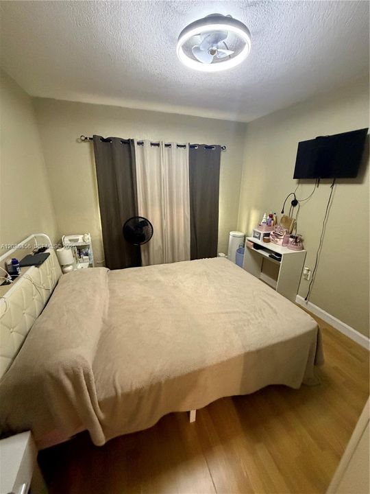 For Sale: $210,500 (1 beds, 1 baths, 580 Square Feet)