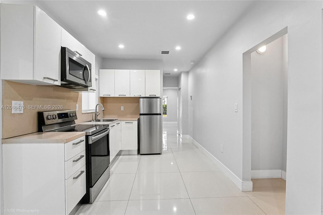 For Sale: $1,300,000 (4 beds, 3 baths, 2414 Square Feet)