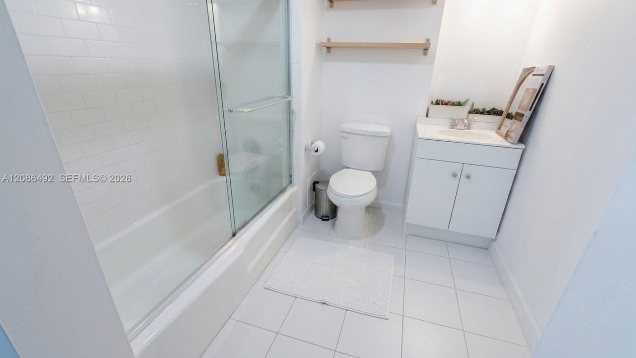 В аренду: $2,400 (2 спален, 1 ванн, 1353 Квадратных фут)
