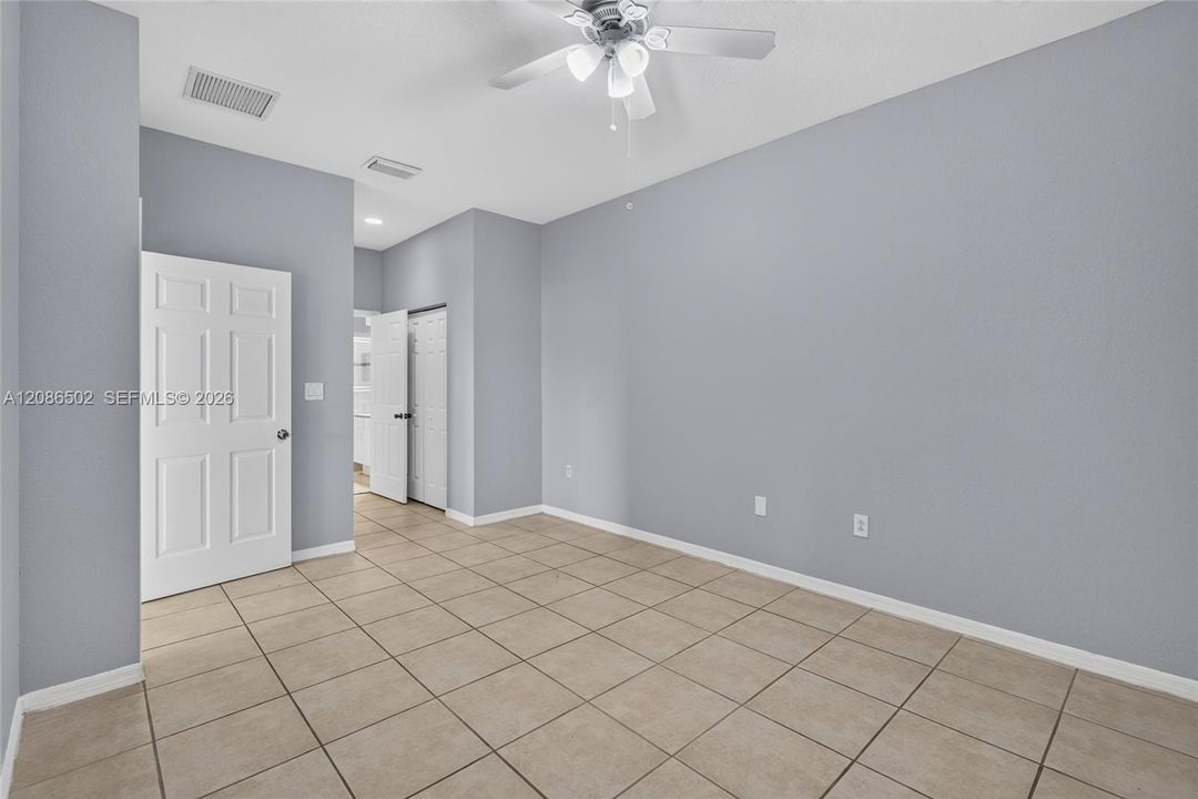 For Rent: $2,650 (3 beds, 2 baths, 1250 Square Feet)