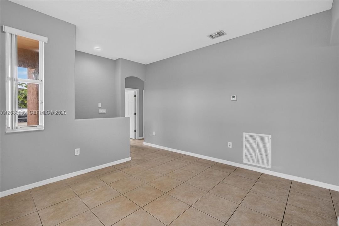 For Rent: $2,650 (3 beds, 2 baths, 1250 Square Feet)