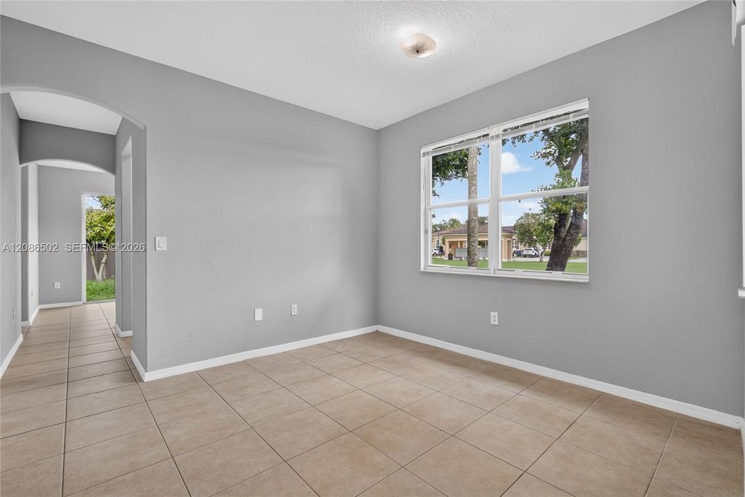 For Rent: $2,650 (3 beds, 2 baths, 1250 Square Feet)