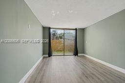 For Sale: $239,500 (2 beds, 2 baths, 1122 Square Feet)