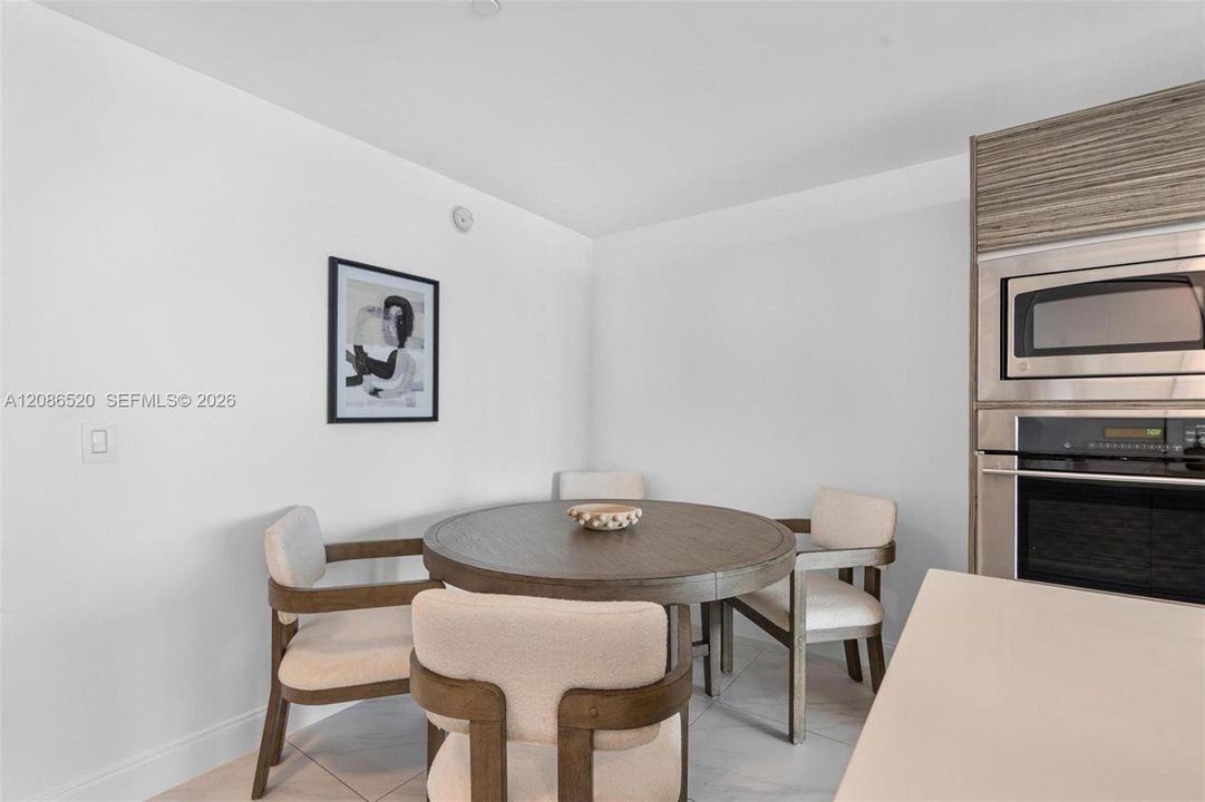 В аренду: $4,600 (1 спален, 1 ванн, 854 Квадратных фут)