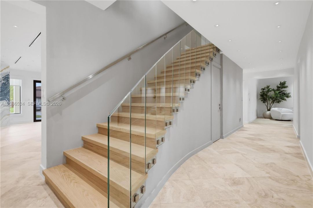 En Venta: $6,100,000 (6 camas, 5 baños, 4450 Pies cuadrados)