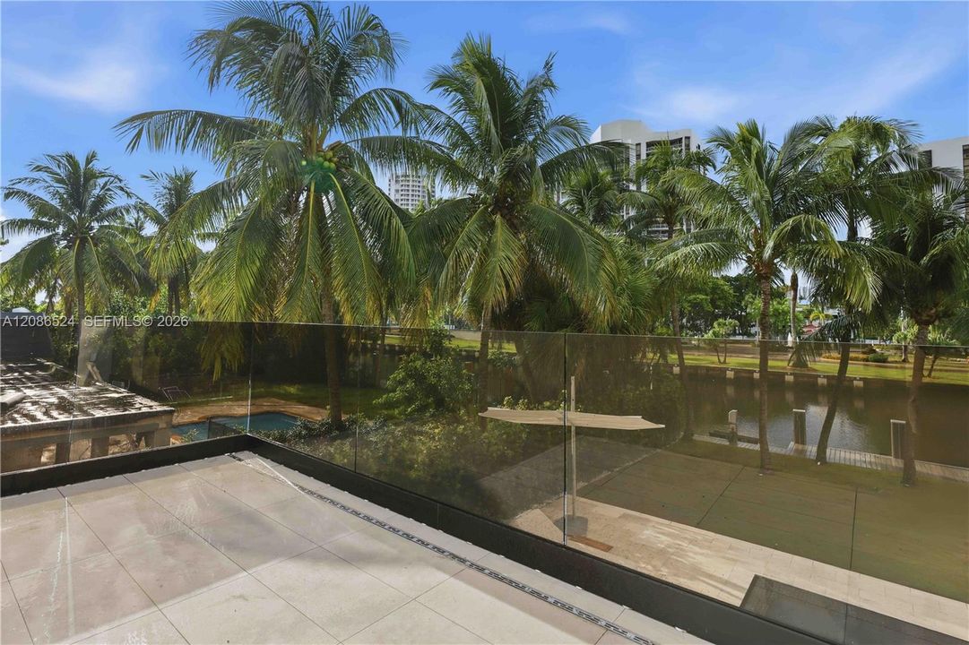 En Venta: $6,100,000 (6 camas, 5 baños, 4450 Pies cuadrados)