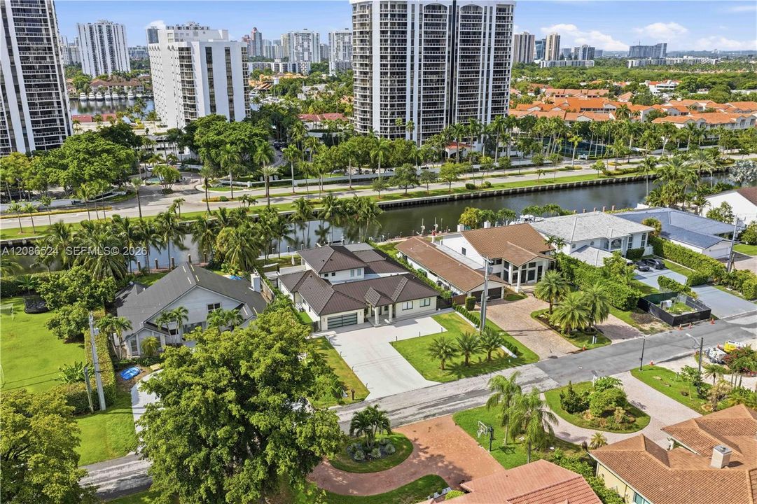 En Venta: $6,100,000 (6 camas, 5 baños, 4450 Pies cuadrados)