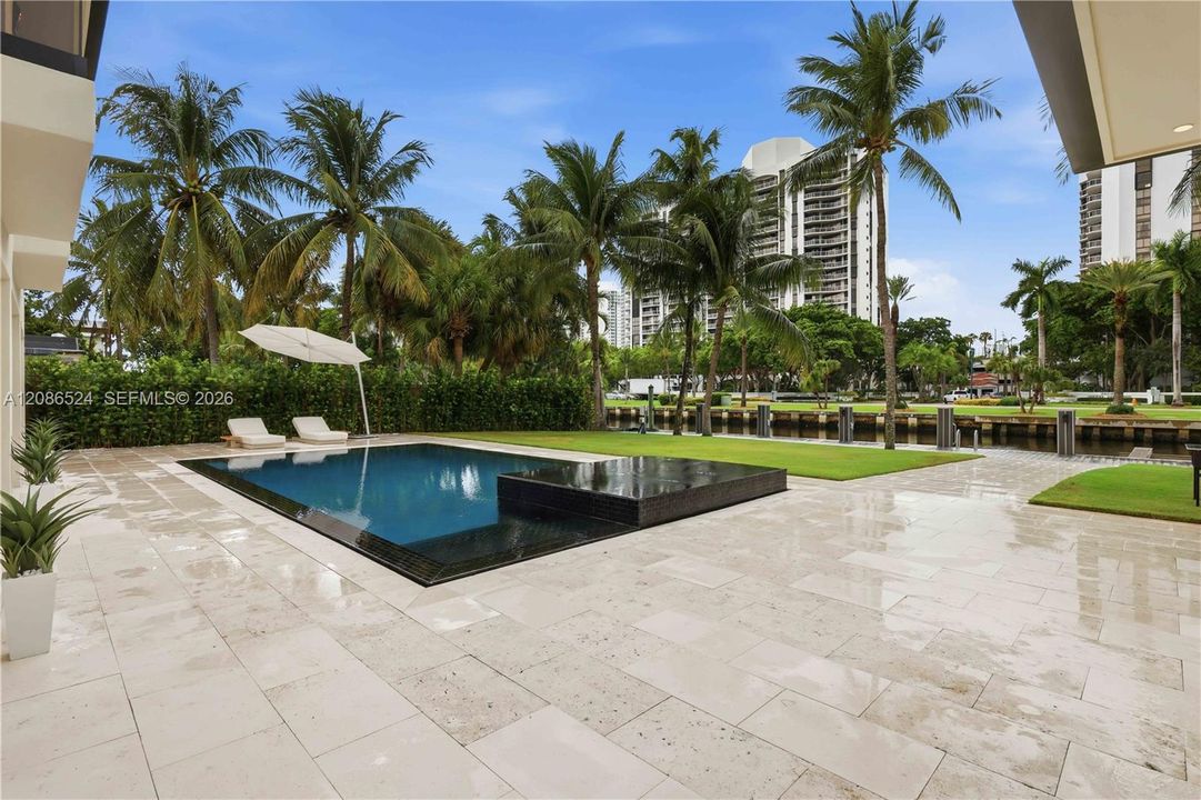 En Venta: $6,100,000 (6 camas, 5 baños, 4450 Pies cuadrados)