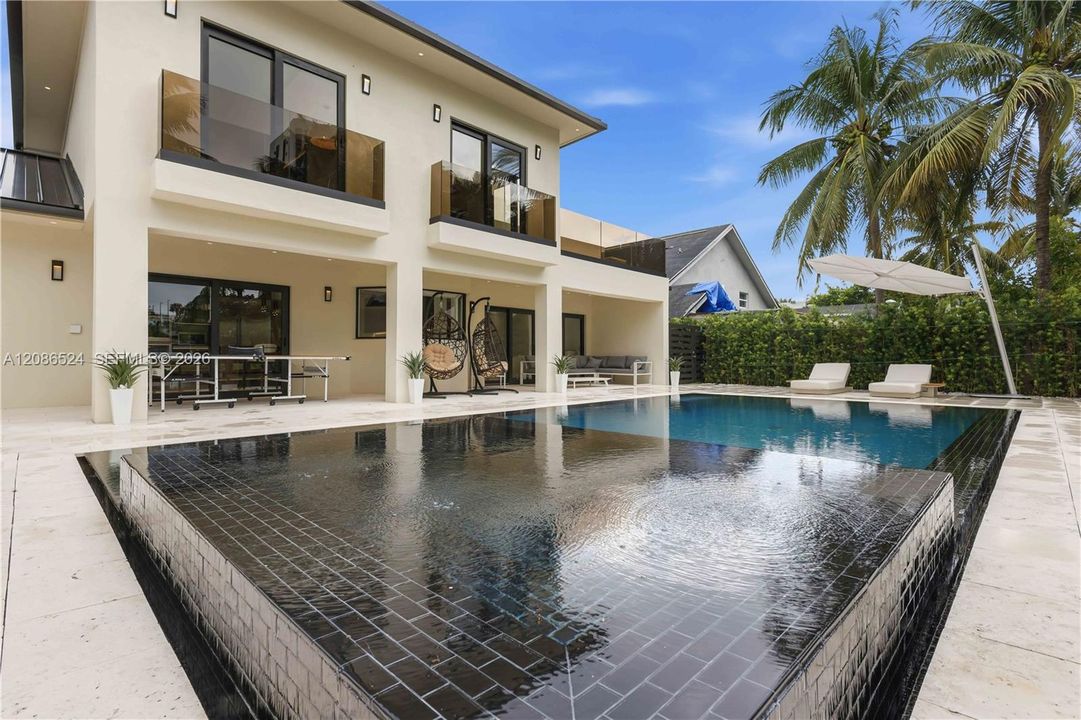 En Venta: $6,100,000 (6 camas, 5 baños, 4450 Pies cuadrados)