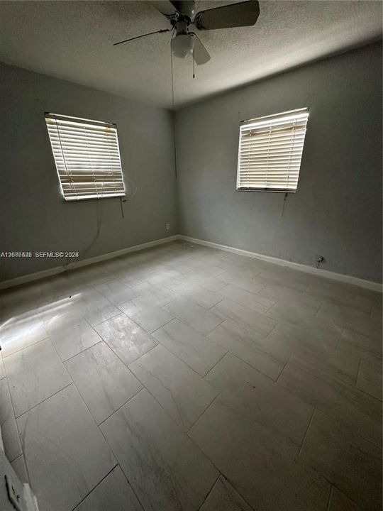 En Venta: $469,500 (3 camas, 2 baños, 1407 Pies cuadrados)