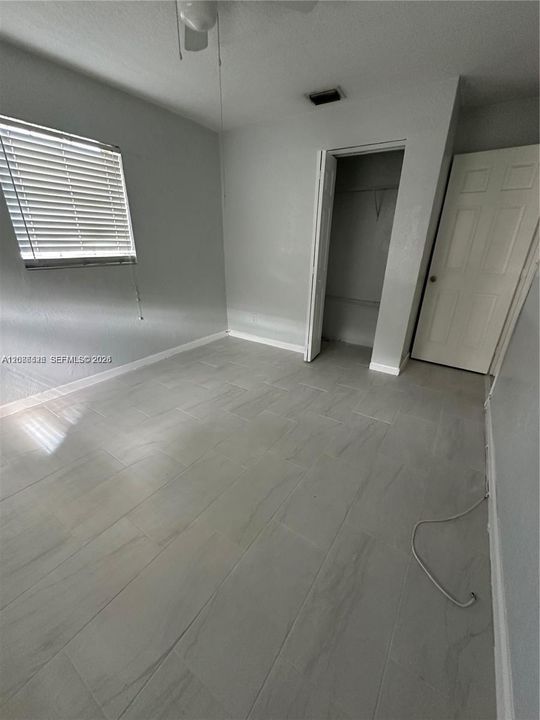 En Venta: $469,500 (3 camas, 2 baños, 1407 Pies cuadrados)