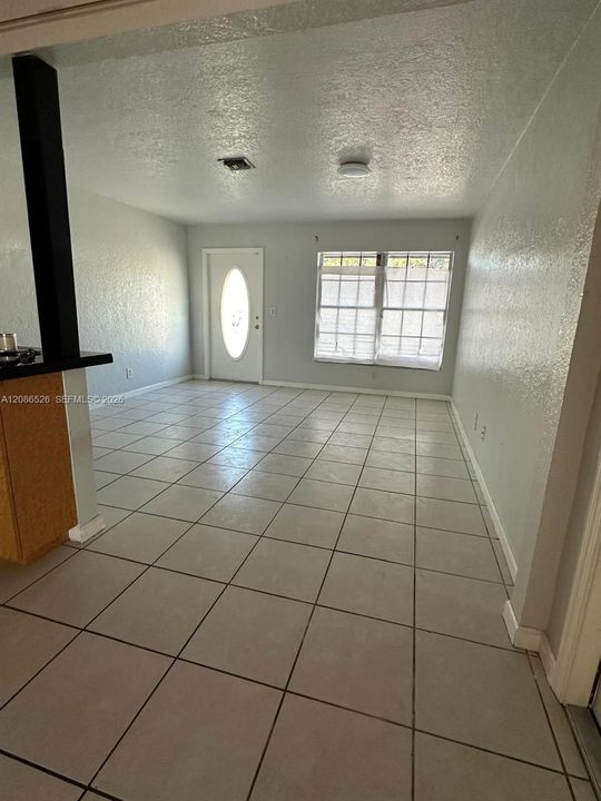 En Venta: $469,500 (3 camas, 2 baños, 1407 Pies cuadrados)
