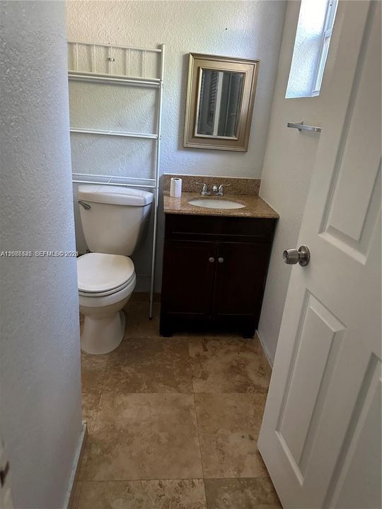 En Venta: $469,500 (3 camas, 2 baños, 1407 Pies cuadrados)