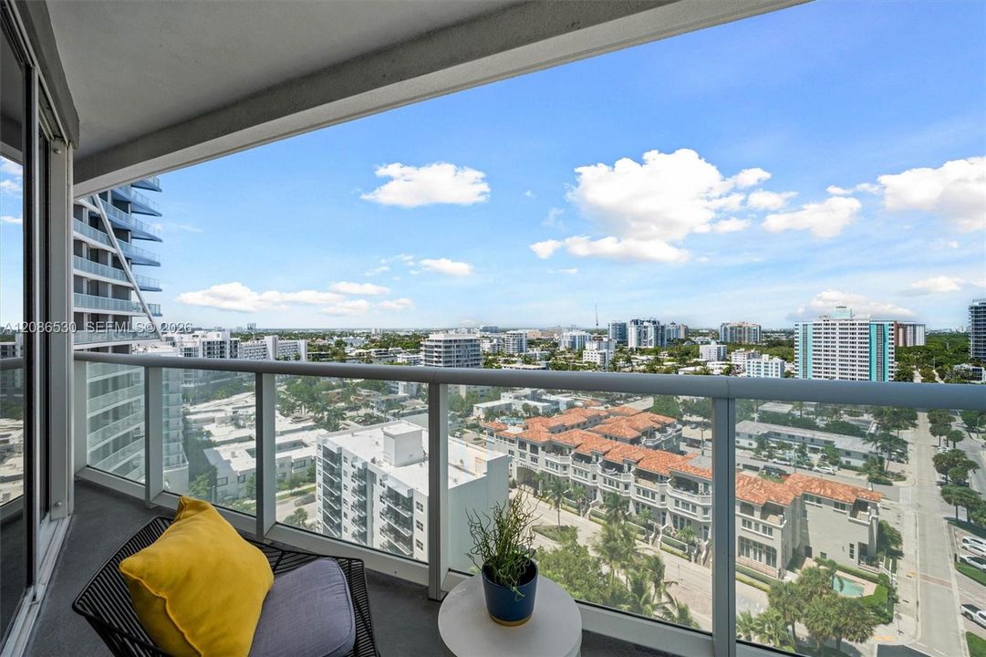 В аренду: $6,500 (2 спален, 2 ванн, 1214 Квадратных фут)
