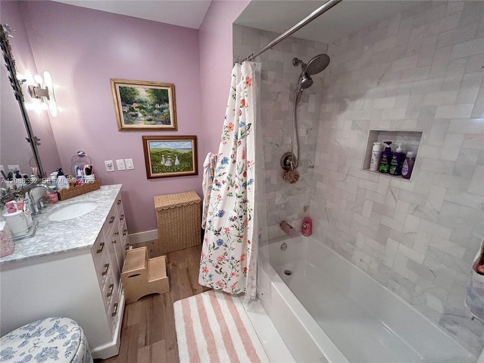 For Rent: $4,000 (3 beds, 2 baths, 1732 Square Feet)