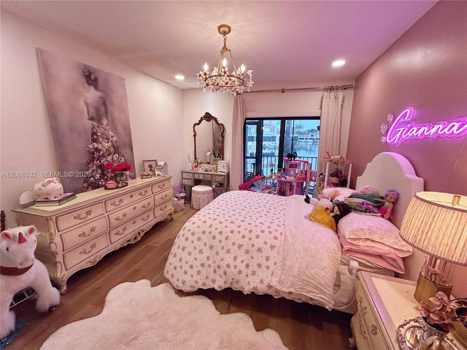 For Rent: $4,000 (3 beds, 2 baths, 1732 Square Feet)