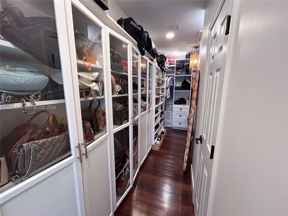 For Rent: $4,000 (3 beds, 2 baths, 1732 Square Feet)