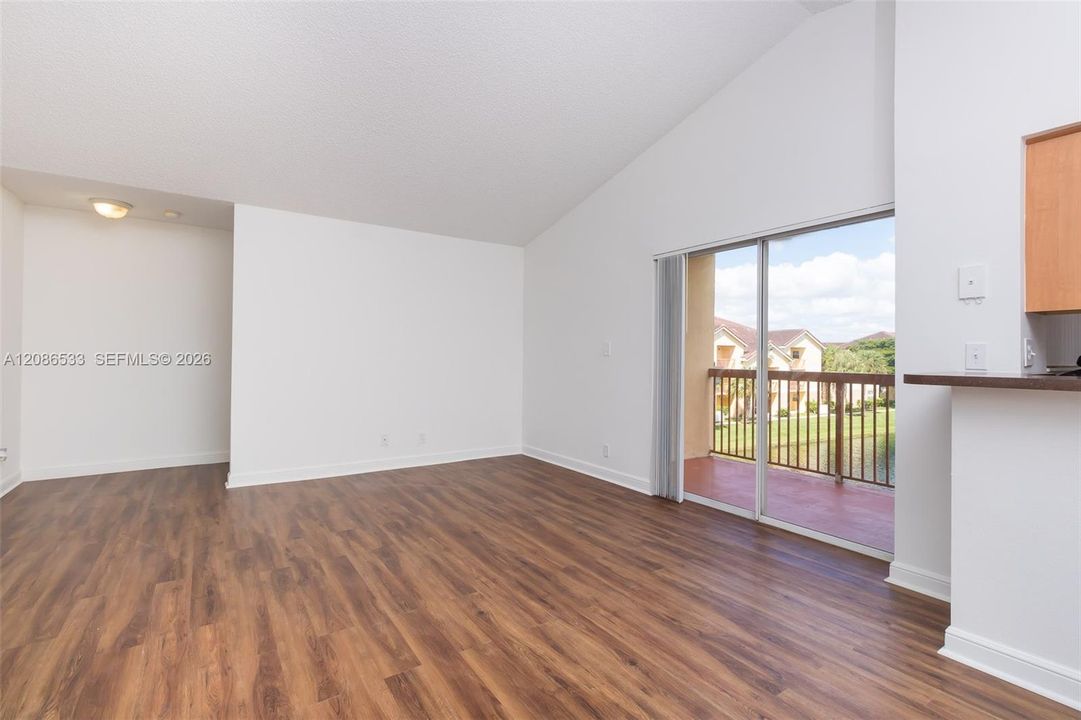 En Renta: $1,999 (2 camas, 2 baños, 958 Pies cuadrados)
