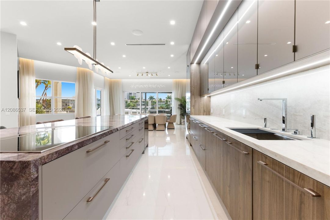 For Rent: $49,000 (5 beds, 4 baths, 4138 Square Feet)