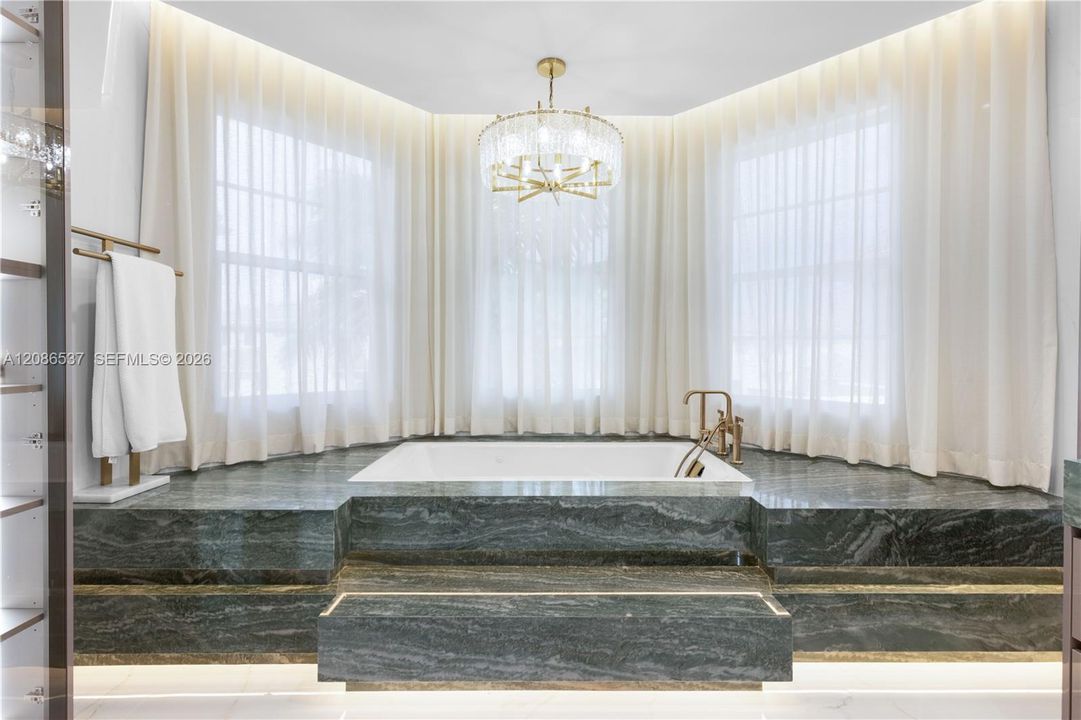 For Rent: $49,000 (5 beds, 4 baths, 4138 Square Feet)