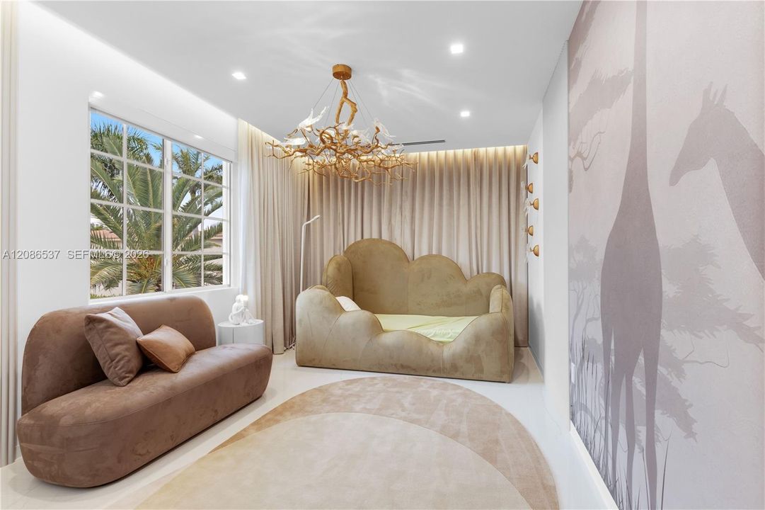 For Rent: $49,000 (5 beds, 4 baths, 4138 Square Feet)
