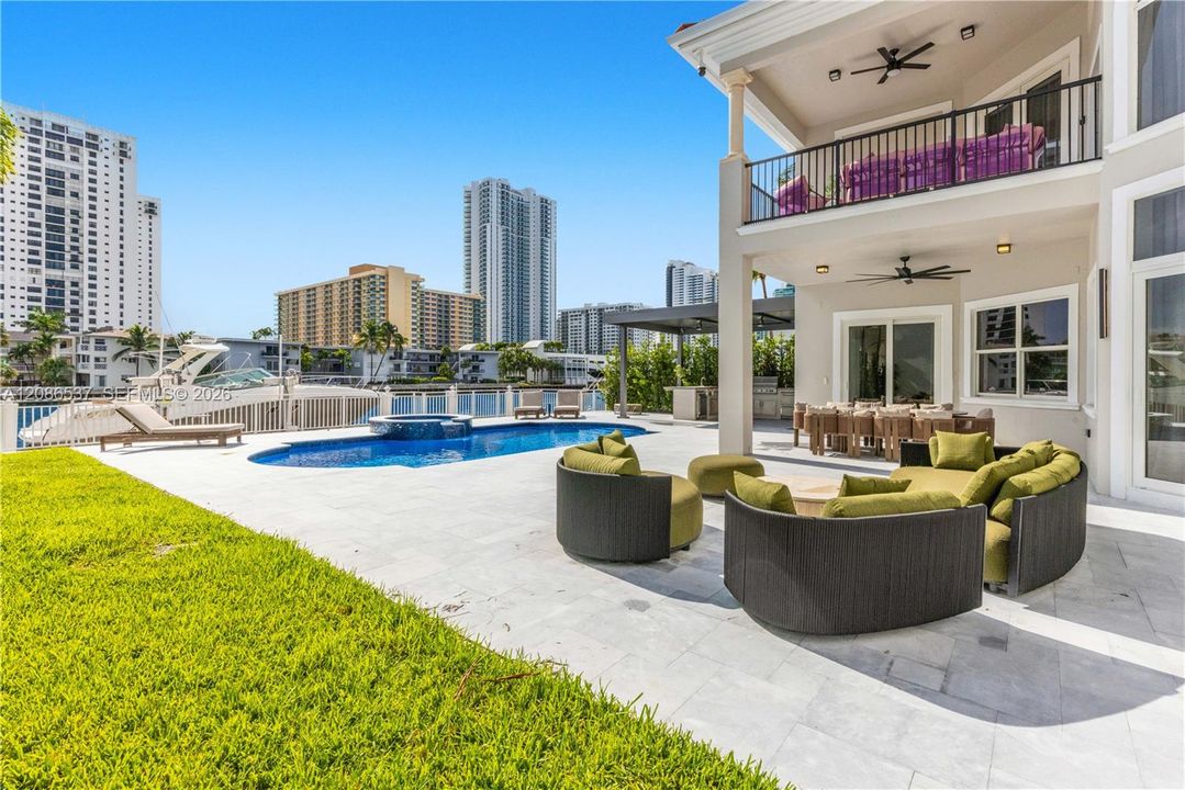 For Rent: $49,000 (5 beds, 4 baths, 4138 Square Feet)