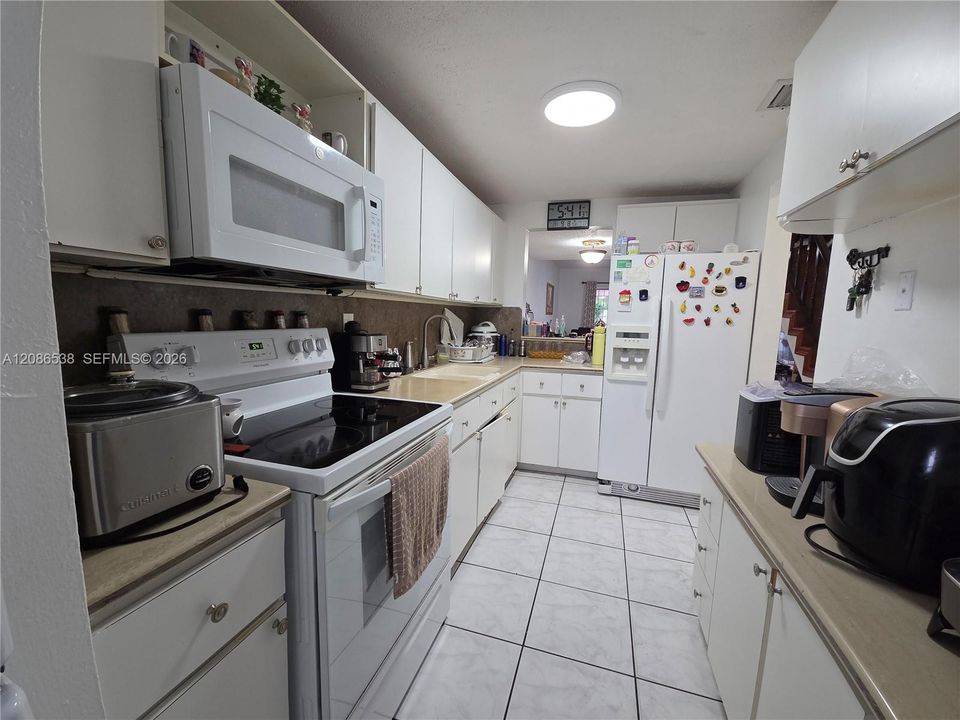 На продажу: $280,000 (2 спален, 1 ванн, 1000 Квадратных фут)